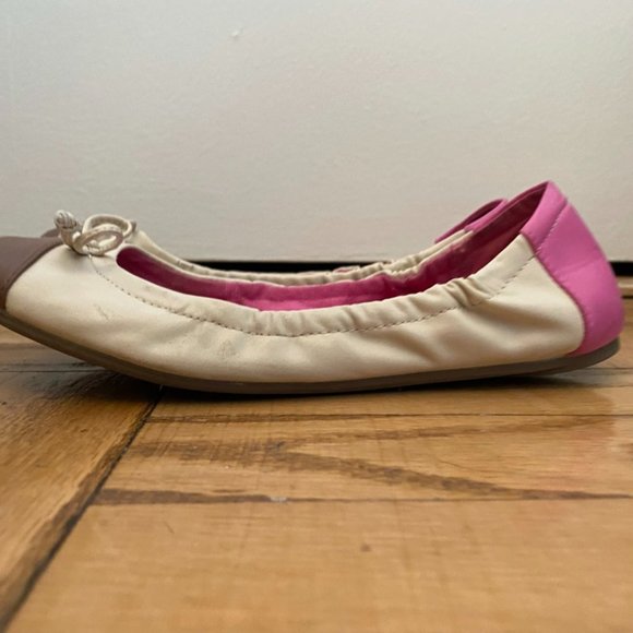 Loft Flat - Picture 2 of 4